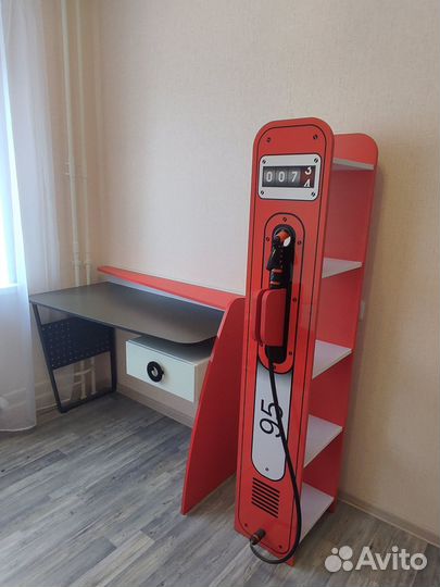 Мебель для детской комнаты (кровать, стол, стеллаж