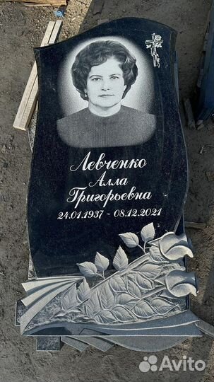 Памятники на могилу из гранита и мрамора