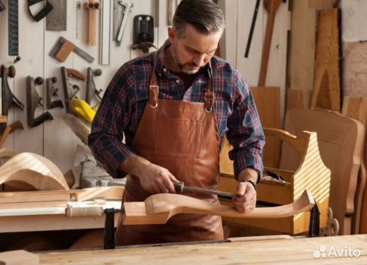 Столяр-краснодеревщик