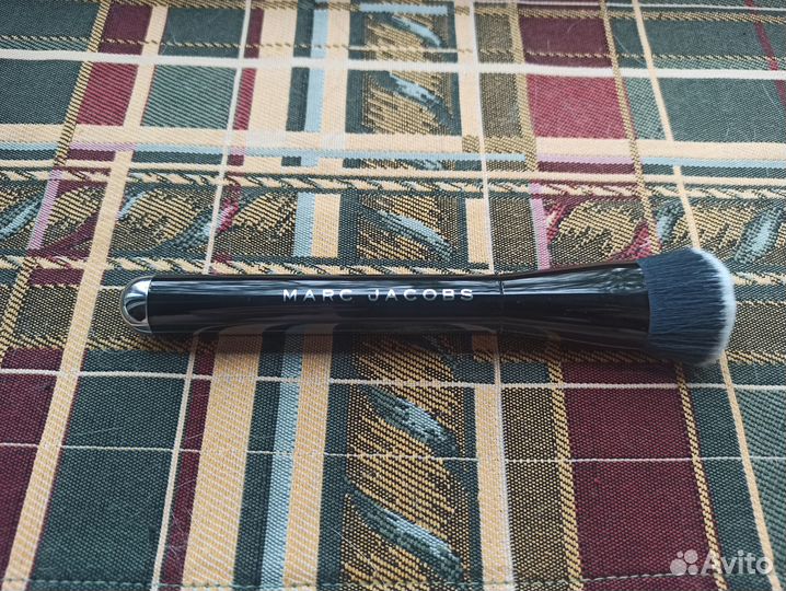 Marc Jacobs The Shape Кисть 15