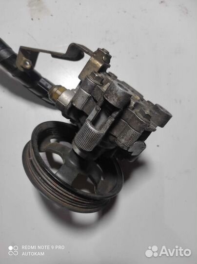 Насос гидроусилителя Toyota Rav 4 2AZ-FE