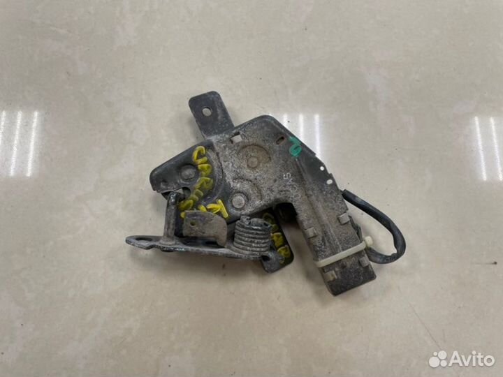 Замок крышки багажника Kia Clarus седан FE 2000