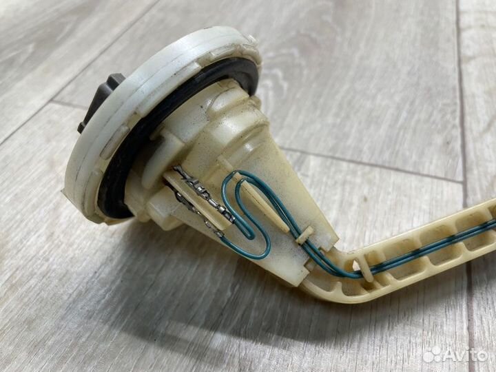 Датчик уровня топлива Mercedes-Benz W210