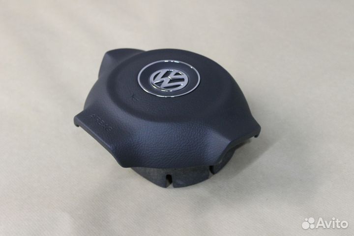 Рулевая накладка на Volkswagen Jetta