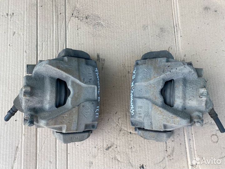 Суппорт тормозной передний Renault Fluence