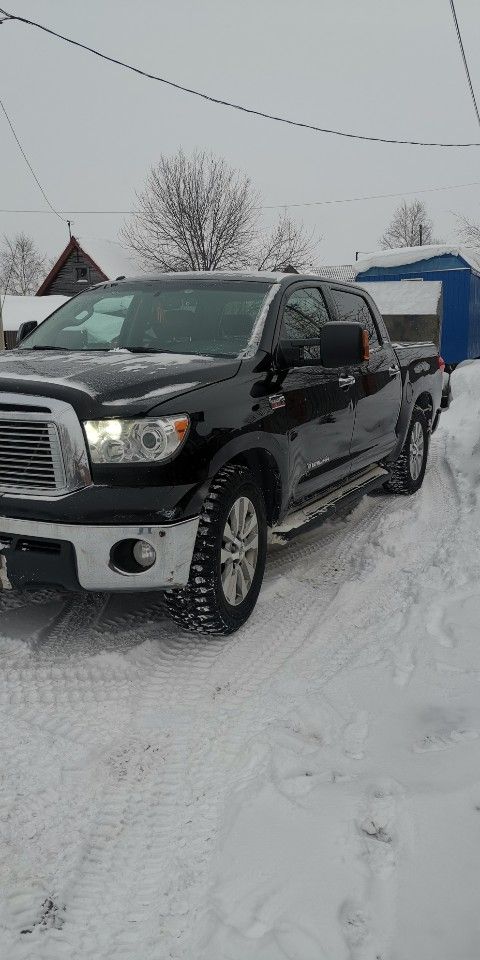 Toyota Tundra: фото владельца