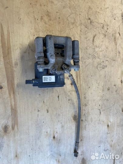 Суппорт тормозной задний правый Hyundai Tucson TL