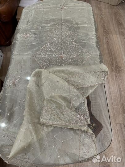 Скатерть с вышивкой