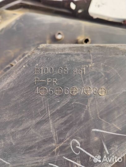 Накладка багажника правая mazda 323 BF