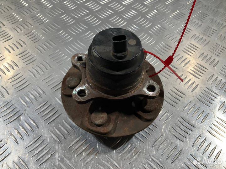 Ступица передняя правая Lexus LS 4 рест. 2010