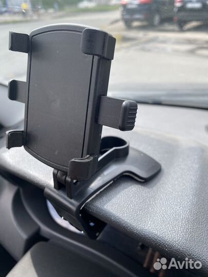Держатель для телефона в машину