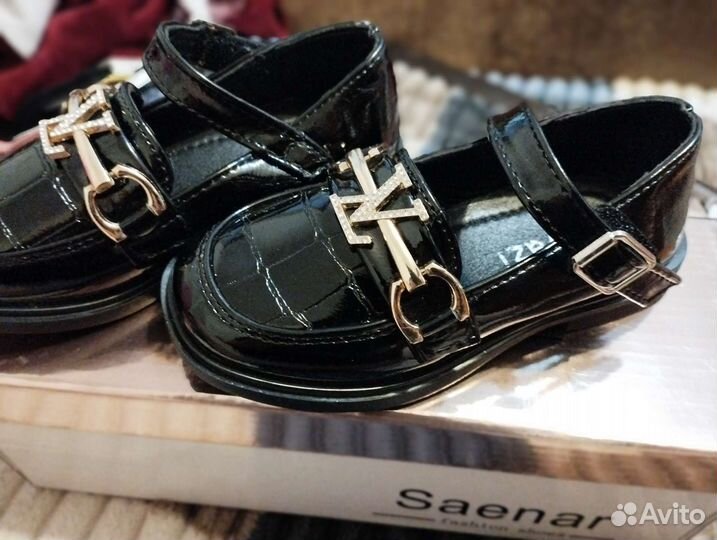 Туфли для девочки 26 размер новые