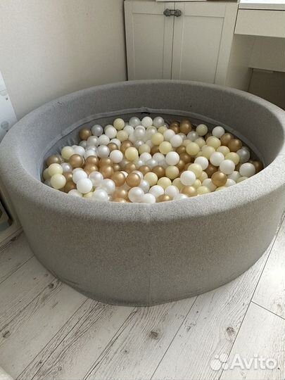 Сухой бассейн с шариками