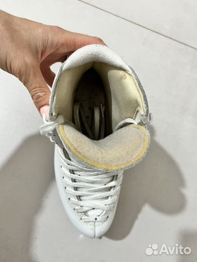 Фигурные коньки edea 225