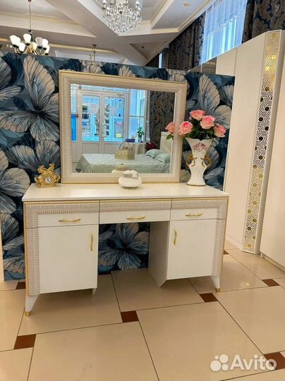 Спальный гарнитур 