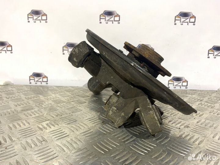 Кулак задний правый Volvo Xc70 2 2.5 2003