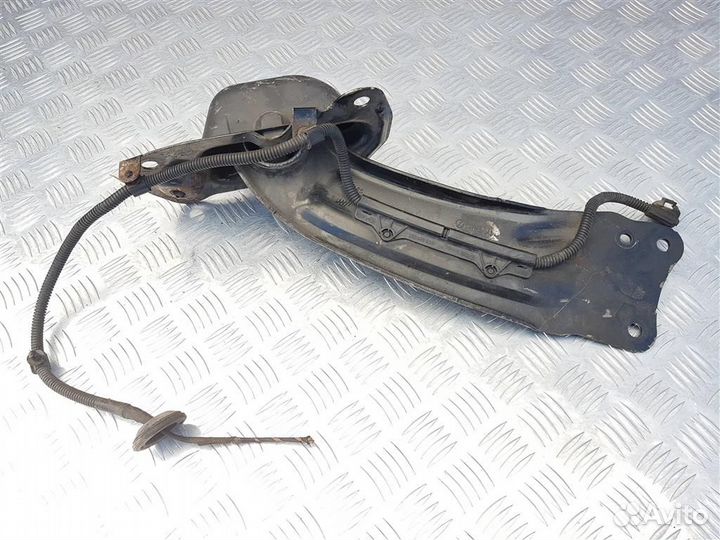 Рычаг задний Volkswagen Passat B7 3C0505226B