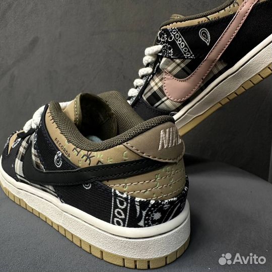 Кроссовки SB Dunk Low