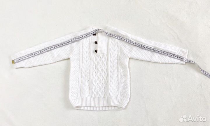 Белый свитер для мальчика
