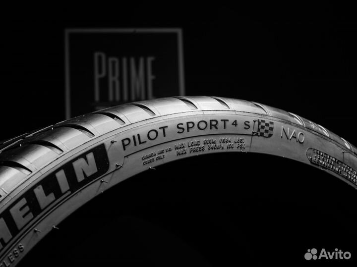 Michelin Pilot Sport 4 S 305/30 R21 и 245/35 R20