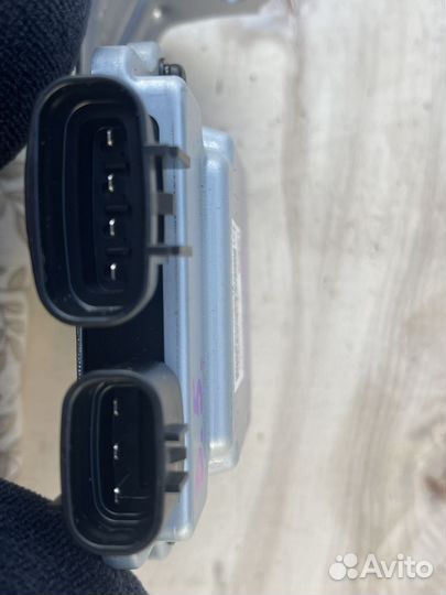 Блок упр-я топл.насосом Lexus RX450h