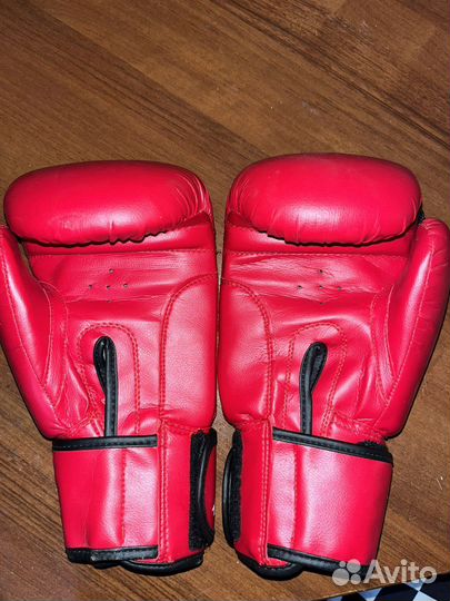 Боксерские перчатки