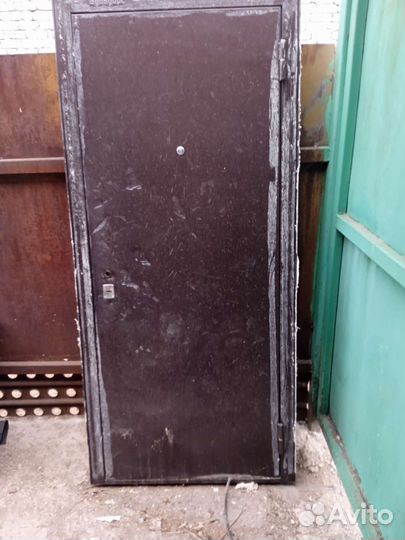 Входная дверь