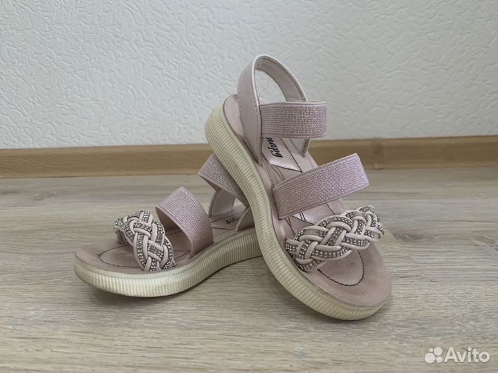 Сандали для девочки