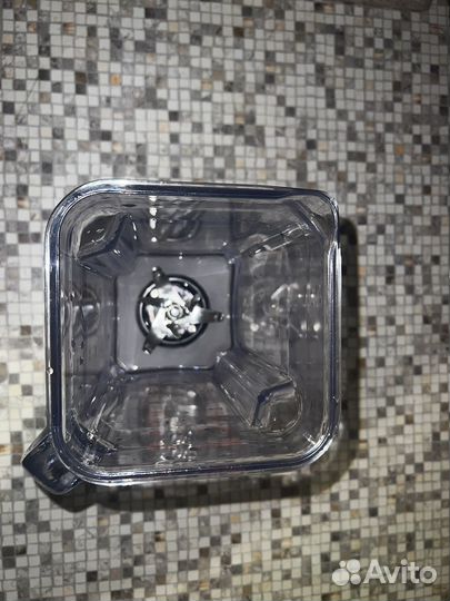 Блендер Bork B802