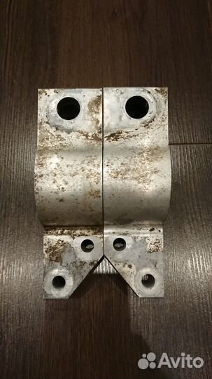 Опорные кронштейны VAG 1K0199231J и 1K0199232J