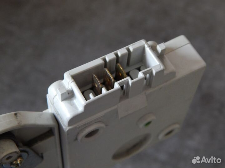 Блокировка люка ст.машины Electrolux 1246554008