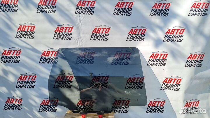 Mitsubishi Outlander 1 стекло задней правой двери