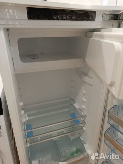 Встраиваемый холодильник Electrolux ik2065sr