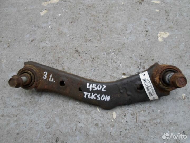 Рычаг зад L верх Hyundai Tucson 2 LM