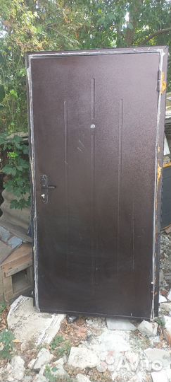 Дверь входная металлическая от застройщика