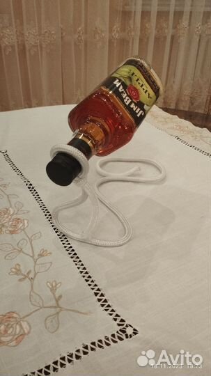 Подставка под вино