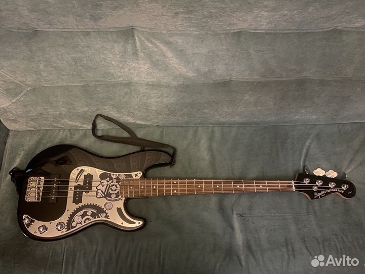 Бас гитара Fender Squier Precision Bass Standart