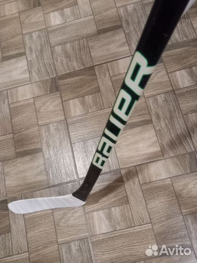 Клюшка хоккейная bauer правый хват