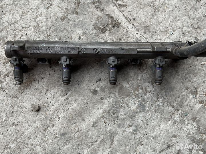 Топливная рампа Golf 4 1.6