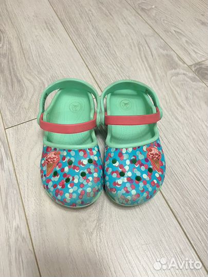 Сандали для девочки crocs 9 c (26 размер)