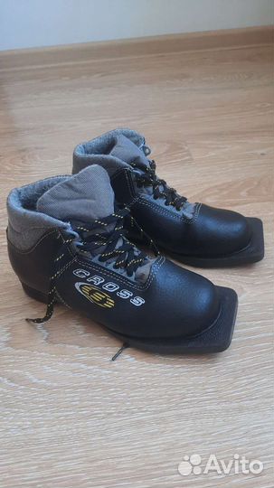 Лыжные ботинки