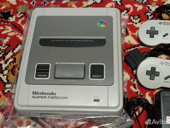 Игровая приставка Nintendo Super Famicom (snes)