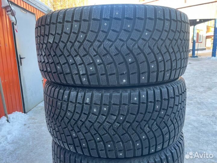 Michelin X-Ice North 2 275/40 R21 и 305/35 R21 109T