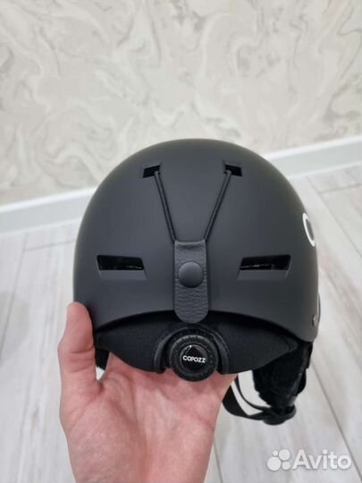 Шлем горнолыжный