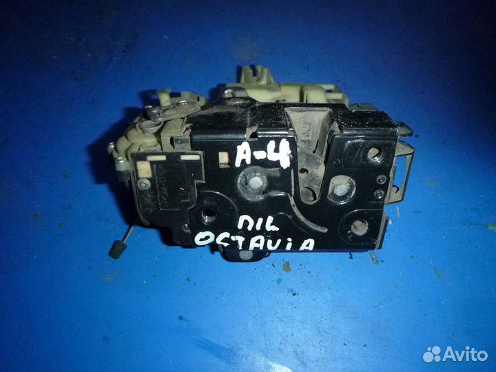 Замок двери передней левой skoda octavia 1997-2000