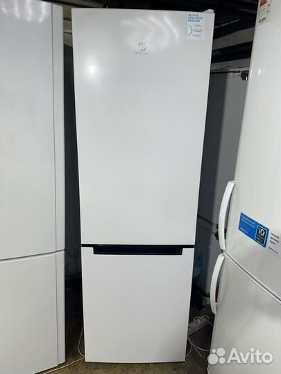 Холодильник indesit