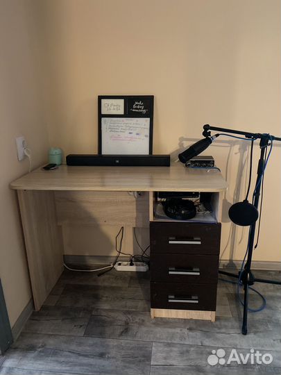 Компьютерный стол
