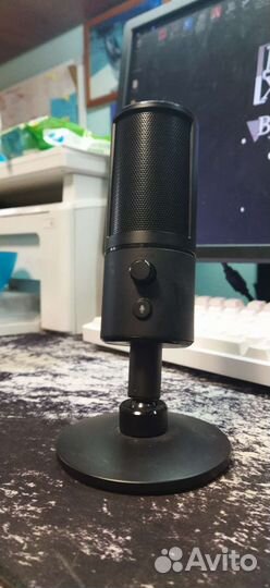 Микрофон Razer Seiren X