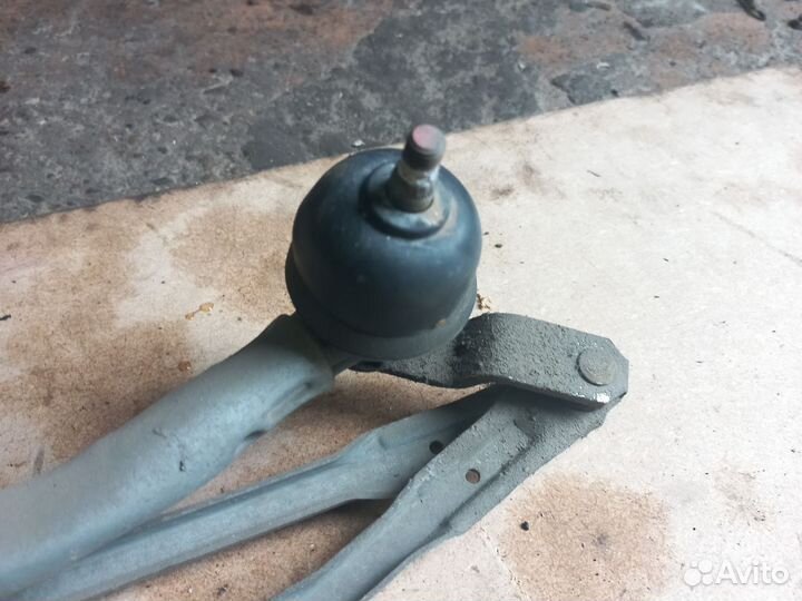 Рено Логан 1. Трапеция дворников