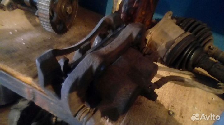 Поворотный кулак Nissan Qashqai.X-Trail